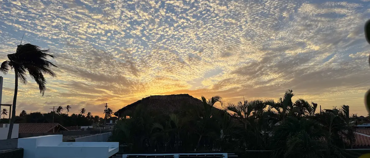 Atardecer sobre Adícora visto desde la terraza de la posada.